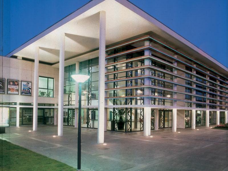 Centre de Congrès Festival Guiçtare Issoudun